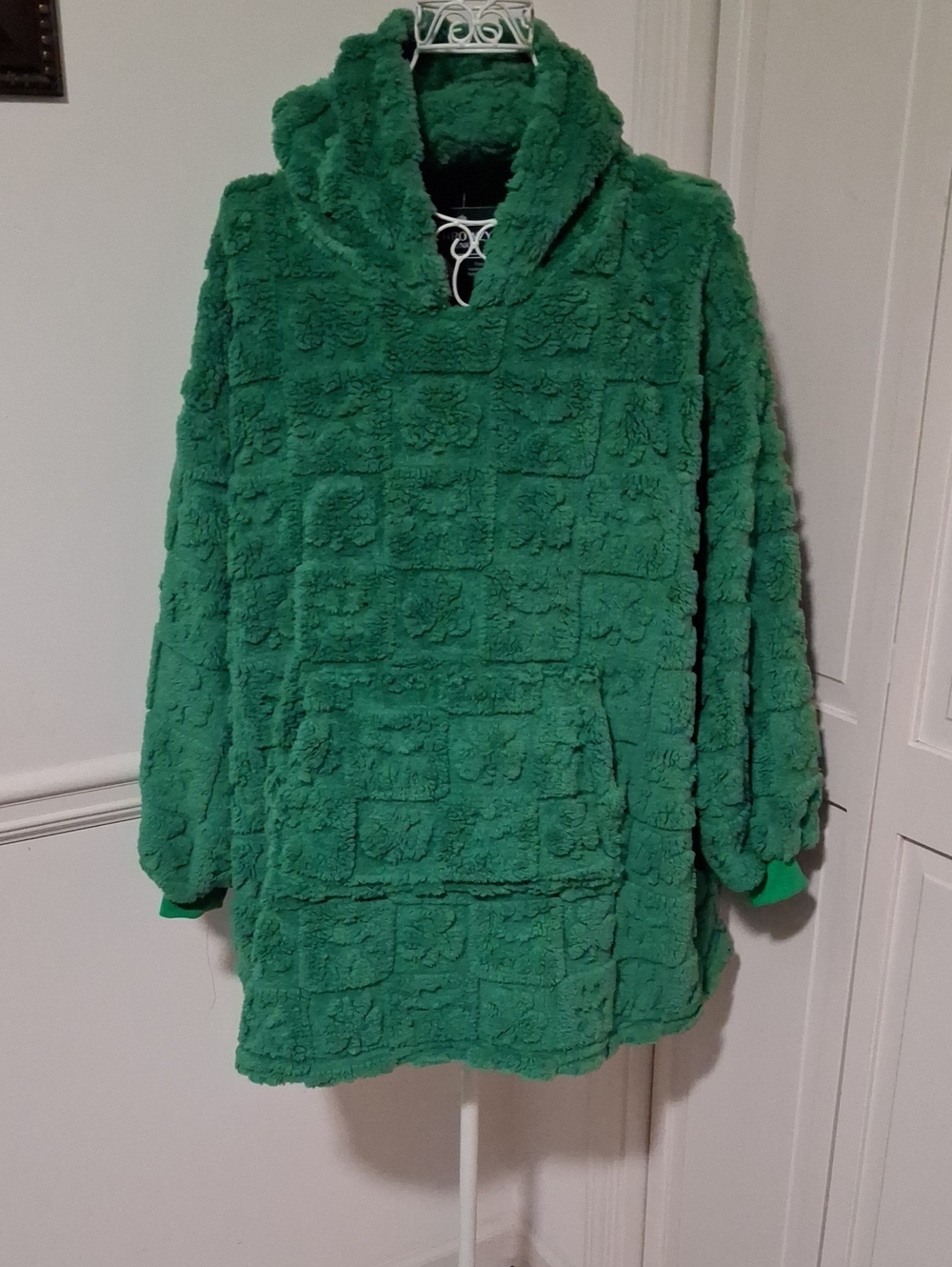 Plush Hooded Robe Pullover in Emerald Green